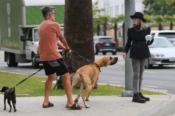 Diane Keaton - Running some errands around Beverly Hills