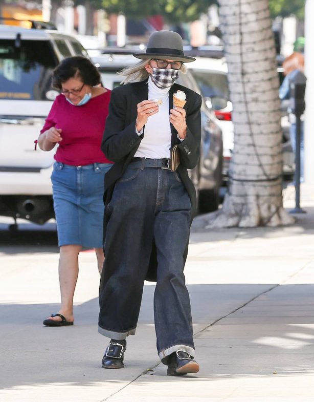 Diane Keaton - Seen while wearing a mask in Los Angeles
