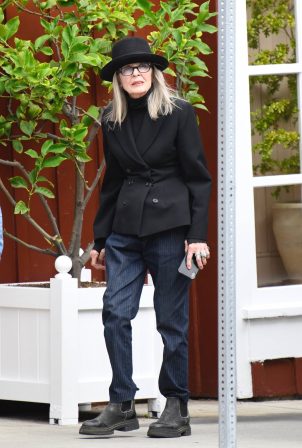 Diane Keaton - Seen with friend at Brentwood Country Mart