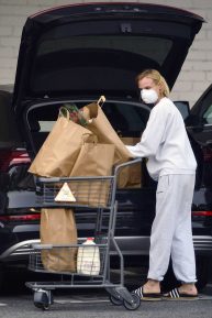 Diane Kruger - Shopping in Los Angeles