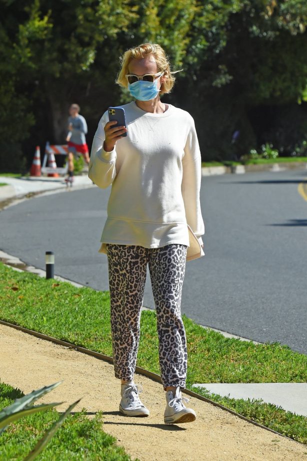 Diane Kruger - Takes a break from quarantine in Los Angeles