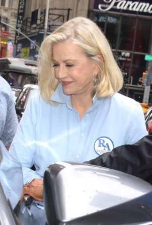 Diane Sawyer - Spotted at the party for Robin Roberts and Amber Laign in New York