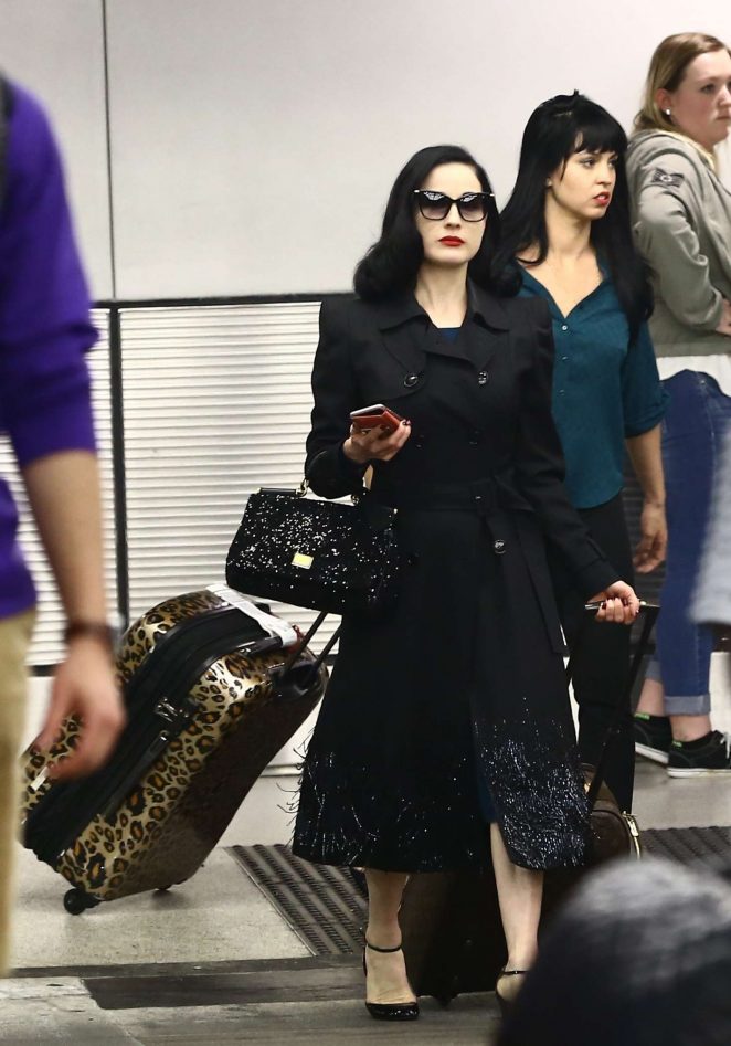 Dita Von Teese - Arrives at the airport in Miami