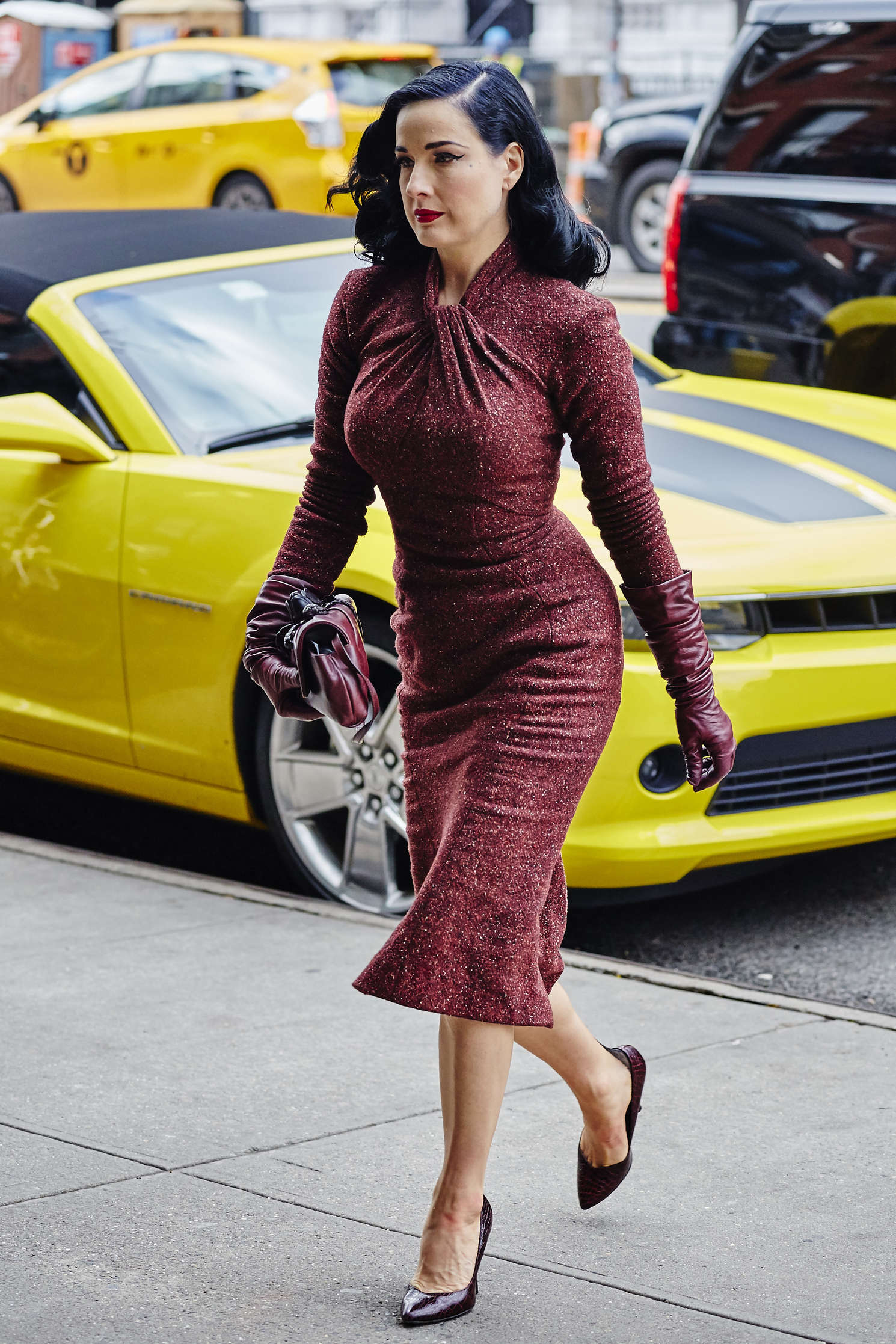 Dita Von Teese - Arriving at her hotel in New York City