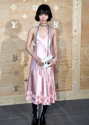 Doona Bae - Louis Vuitton & Jeff Koons Masters Collection Collaboration in Paris