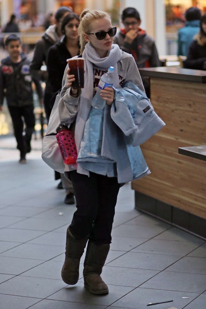 Dove Cameron - Airport in Vancouver