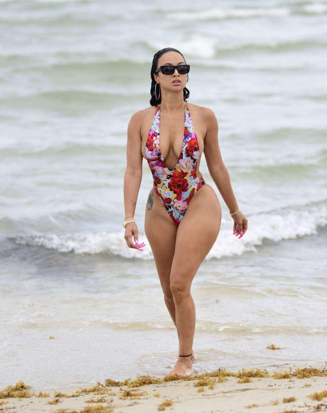 Draya Michele 2022 : Draya Michele – In a swimsuit at the beach in Miami-06