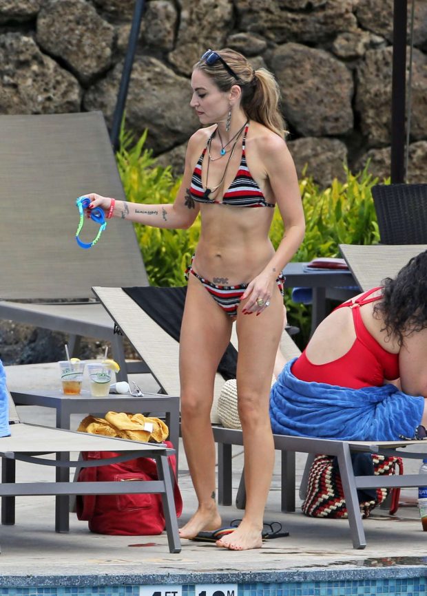 Drea De Matteo in Bikini on Spring break in Hawaii