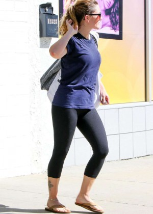 Drew Barrymore in Tights Heads to the gym in Studio City