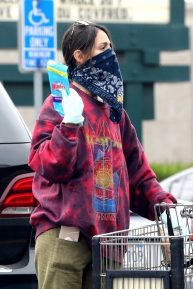 Eiza González wears a Mask for the Grocery Store