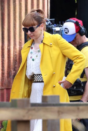 Eleanor Tomlinson - Filming scenes for series three of The Outlaws in Bristol