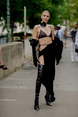 Elena Perminova - Alexandre Vauthier Fall-Winter 2023-2024 Haute Couture Show in Paris