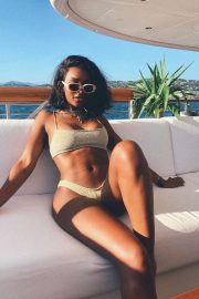 Elisa Johnson - In Bikini on their vacation in Portofino