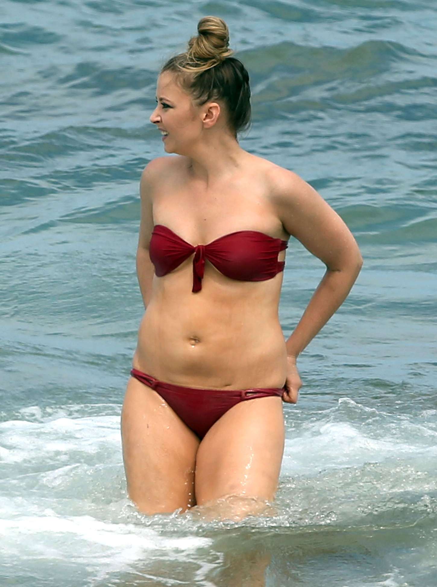 Elisabeth Harnois - Wearing Bikini at a beach in Maui. 