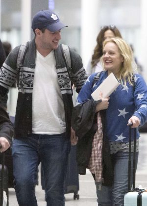 Elisabeth Moss - Arriving at Airport in Toronto