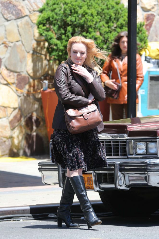 Elisabeth Moss - Filming 'The Kitchen' in Brooklyn