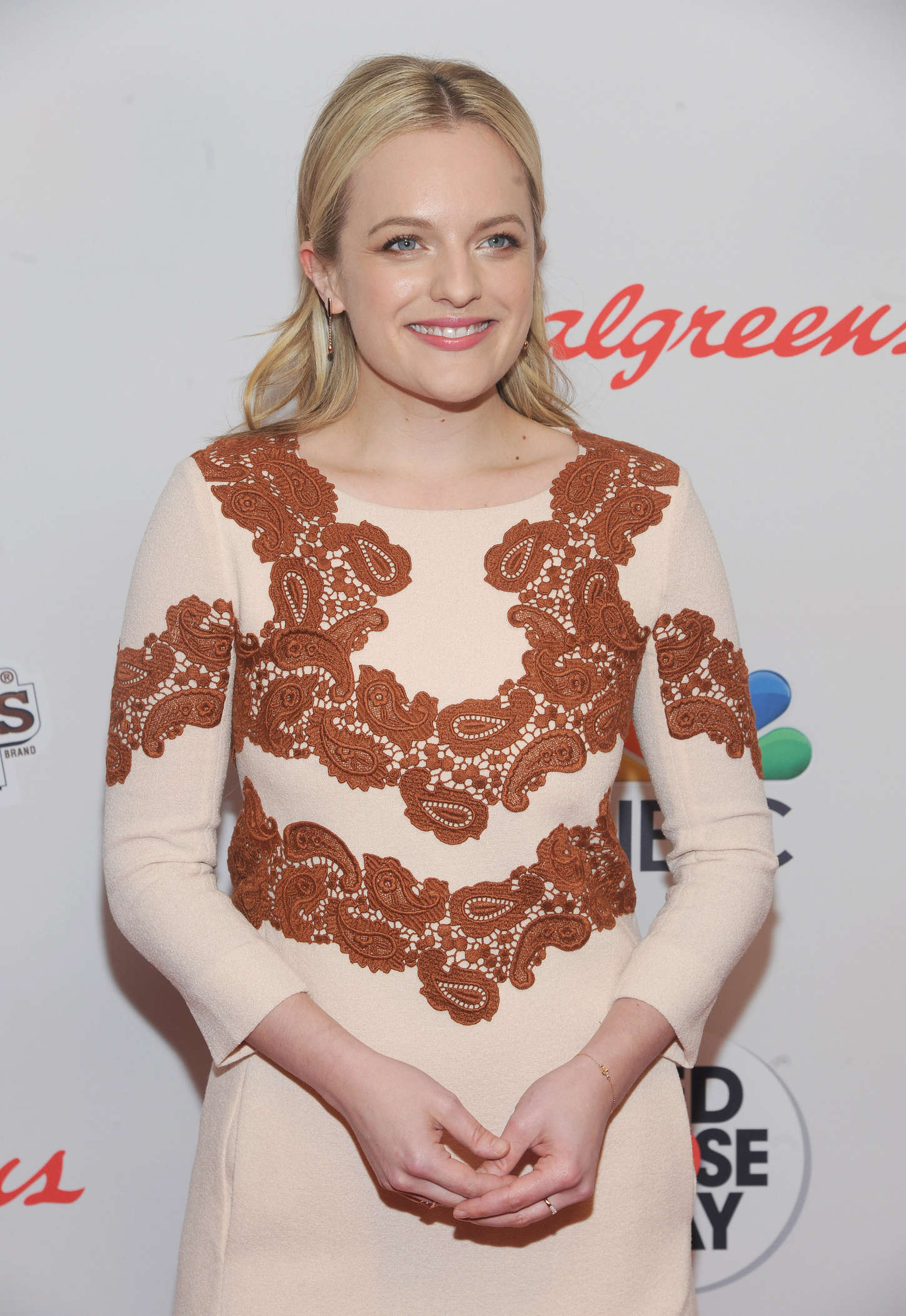 Elisabeth Moss 2015 : Elisabeth Moss: Red Nose Day Charity Event -16. 