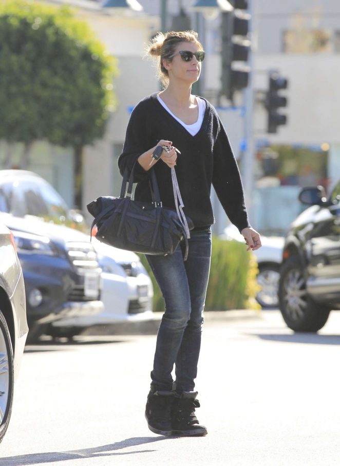 Elisabetta Canalis - Shopping in Beverly Hills