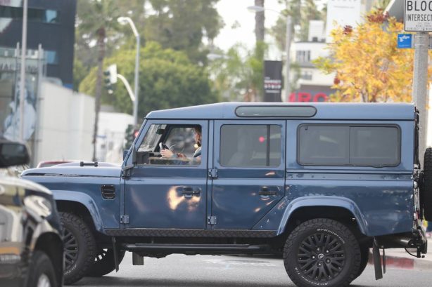 Elisabetta Canalis - Spotted in her Land Rover Defender in Los Angeles