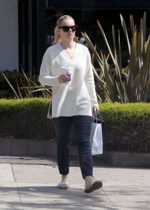 Elisha Cuthbert out in Hollywood
