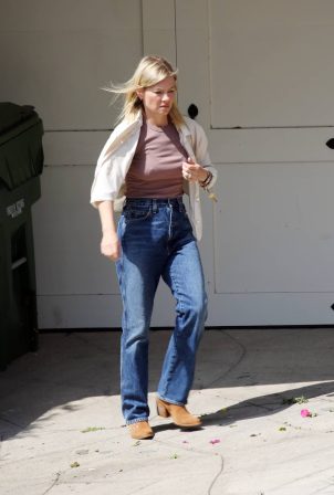 Elisha Cuthbert - Wearing deinim on a rare outing in Los Angeles