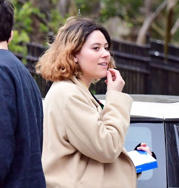 Eliza Doolittle - Sporting a new shorter hairstyle in London's Primrose Hill