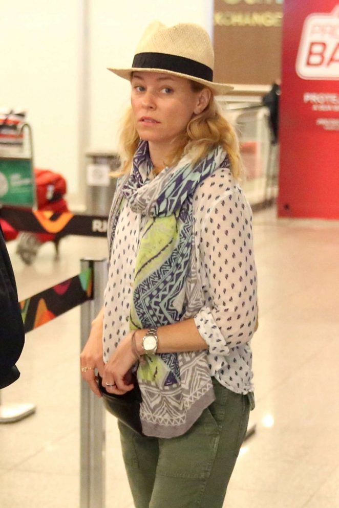 Elizabeth Banks Arriving to Rio International Airport in Brazil