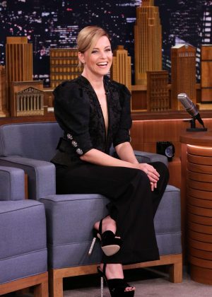 Elizabeth Banks on 'The Tonight Show Starring Jimmy Fallon' in NY
