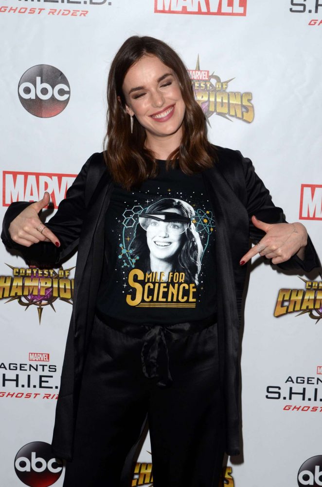 Elizabeth Henstridge - 'Agents of S.H.I.E.L.D.' Season 4 Premiere in Los Angeles