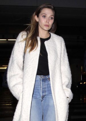 Elizabeth Olsen - Arrives at LAX Airport in Los Angeles