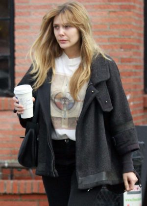 Elizabeth Olsen at Alfred's for a coffee in Studio City