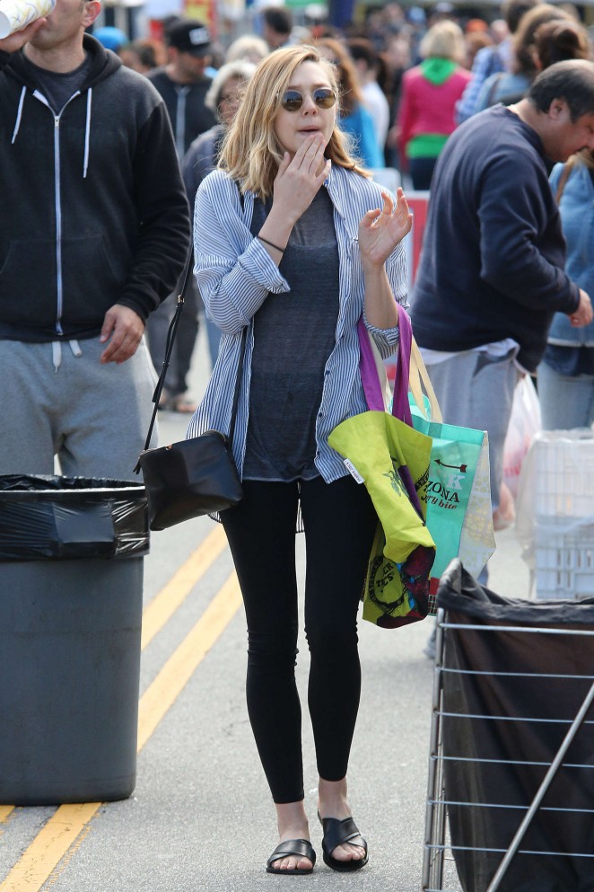 Elizabeth Olsen in Leggings at Farmer's Market in LA