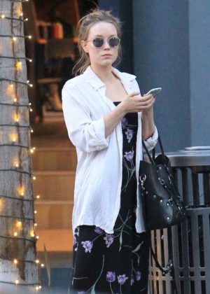 Elizabeth Olsen - Christmas Shopping in Beverly Hills