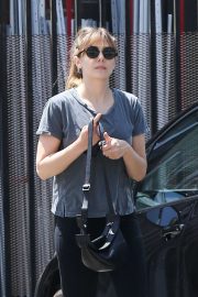 Elizabeth Olsen - Hits the gym in Los Angeles