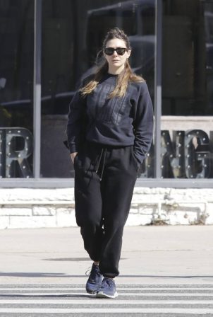 Elizabeth Olsen - In a casual ensemble in Los Angeles