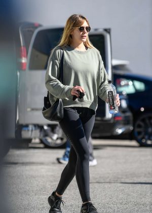Elizabeth Olsen - Leaving a gym in Los Angeles