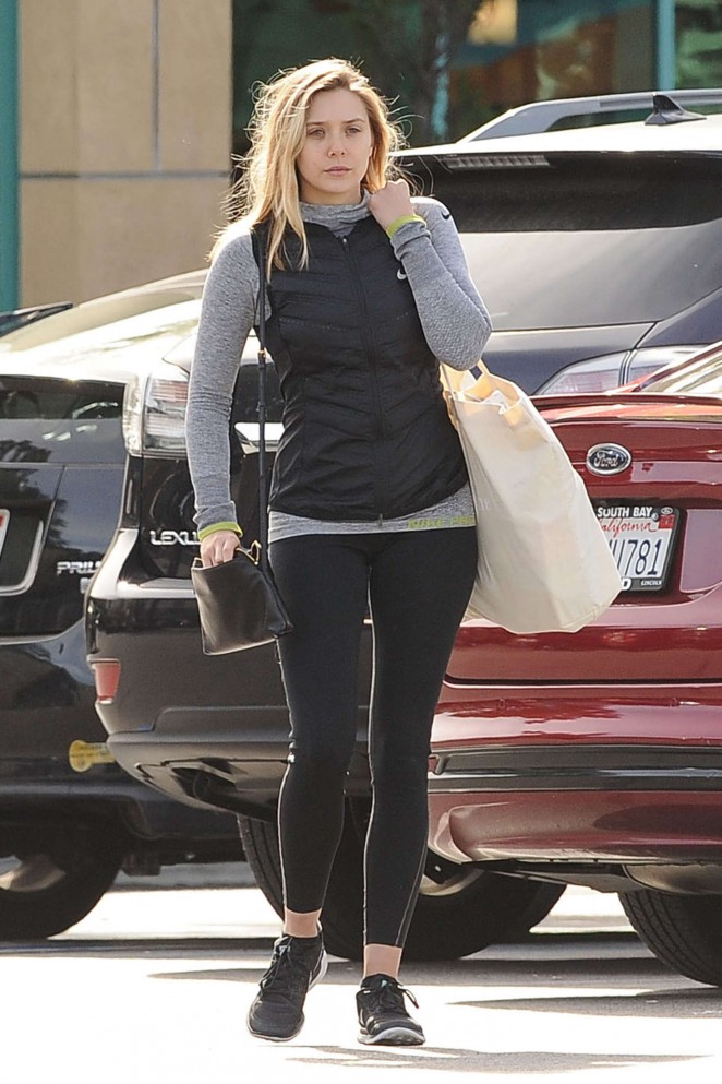 Elizabeth Olsen in Tights Leaving Gelson's Market in LA