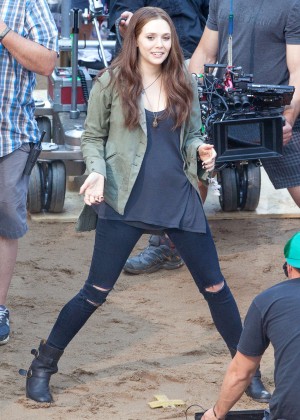Elizabeth Olsen in Ripped Jeans on Captain America Civil War set in Atlanta