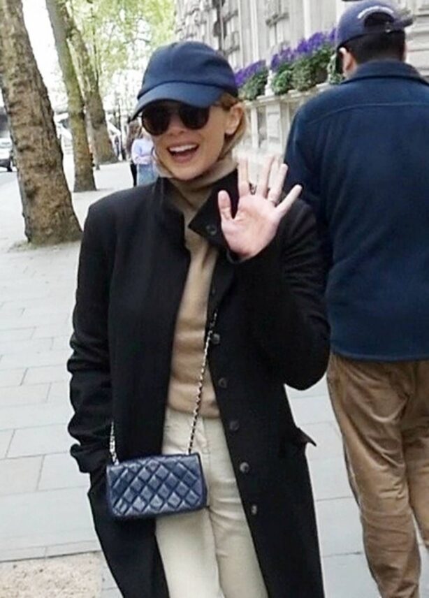 Elizabeth Olsen - Out in London