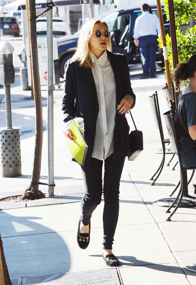 Elizabeth Olsen Out in Los Angeles