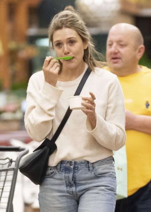 Elizabeth Olsen - Shopping at Whole Foods in LA