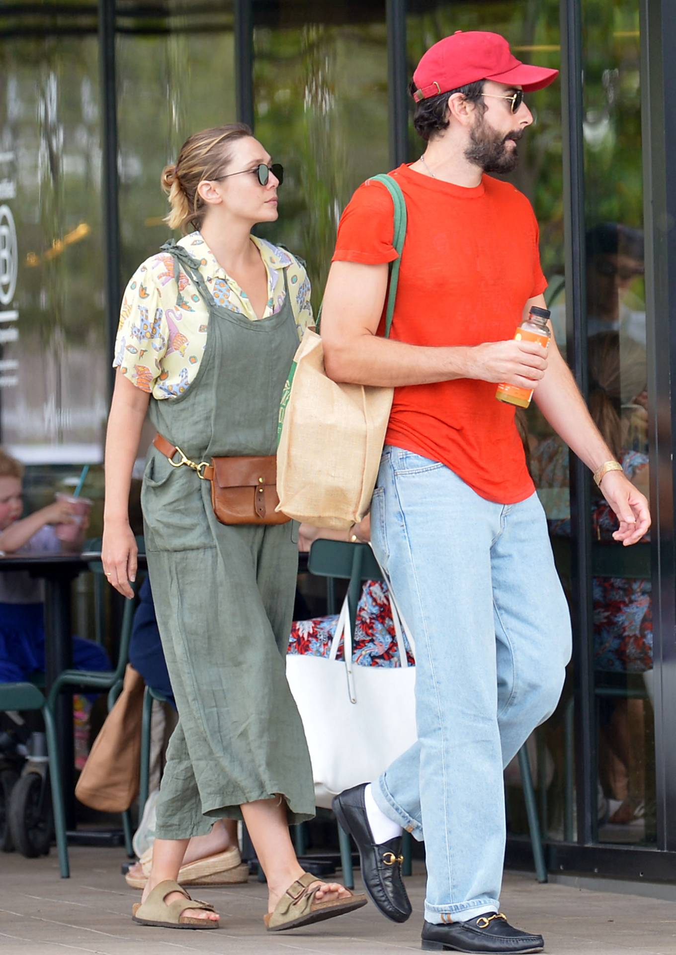 Elizabeth Olsen - Shopping for groceries with husband Robbie Arnet at Whole Foods in LA
