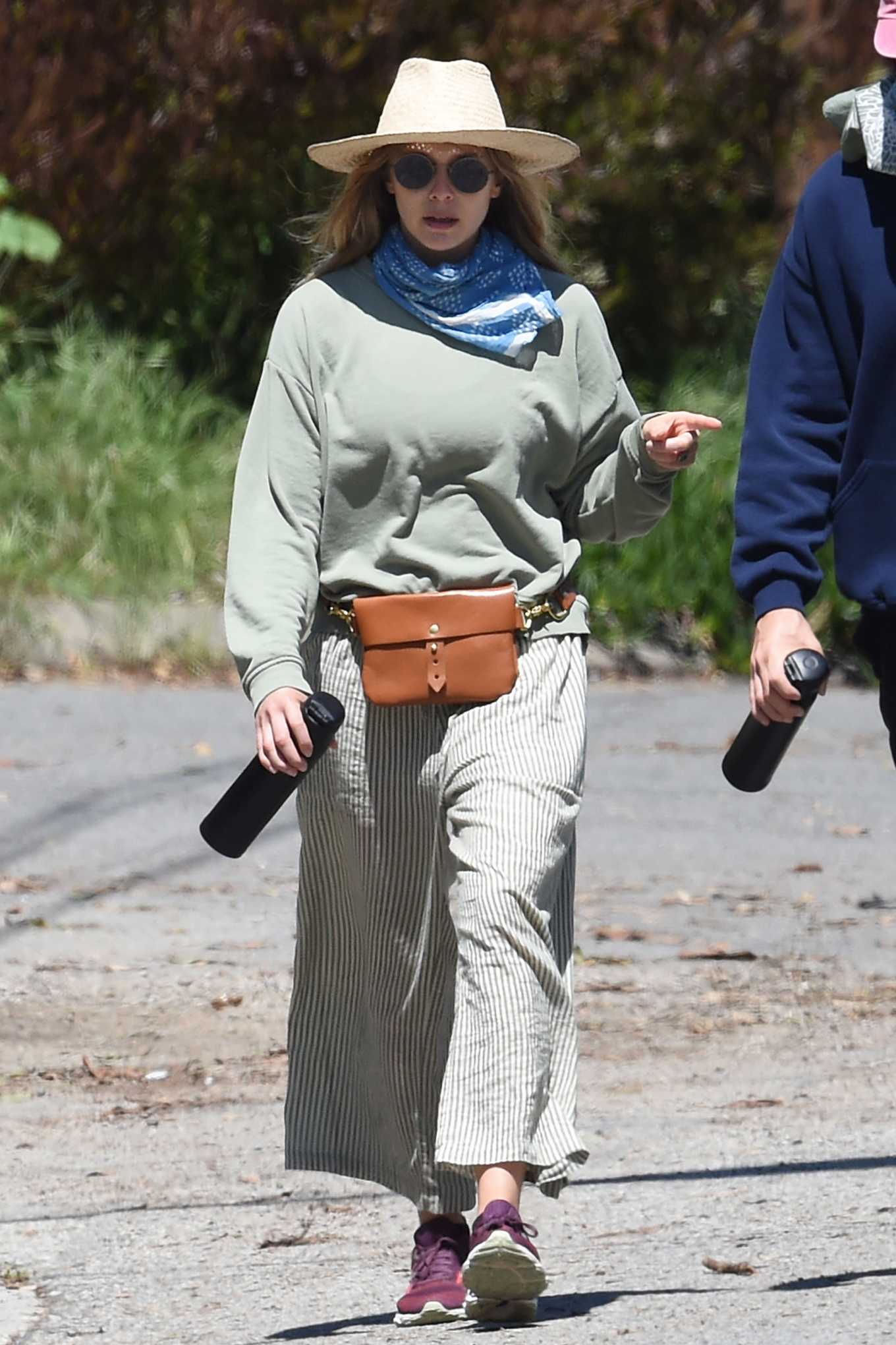 Elizabeth Olsen With Robbie Arnett â€“ Go For A Hike With Homemade Masks In Hollywood Hills