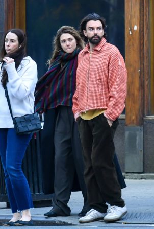 Elizabeth Olsen - With Robbie Arnett on a stroll in New York