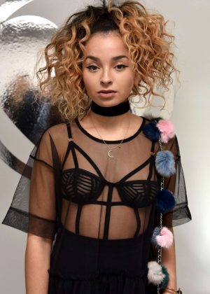 Ella Eyre - Charlotte Simone Show at 2017 LFW in London