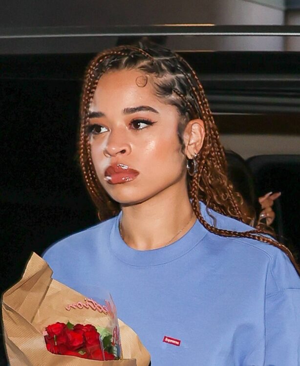 Ella Mai - Seen with a bunch of red roses