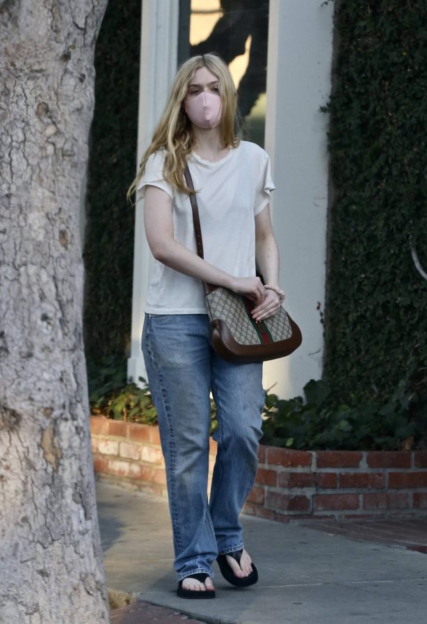 Elle Fanning - Christmas shopping in West Hollywood