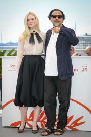 Elle Fanning - Jury Photocall at 2019 Cannes Film Festival in Cannes