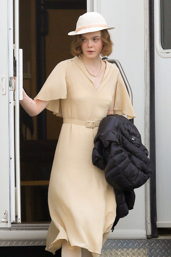 Elle Fanning - On set of 'Live by Night' in Los Angeles