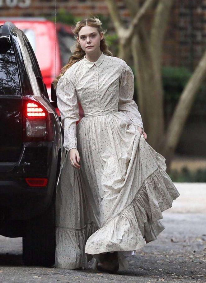 Elle Fanning - On set of 'The Beguiled' in New Orleans